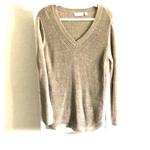 Taupe v neck sweater! Perfect for LEGGINGS!